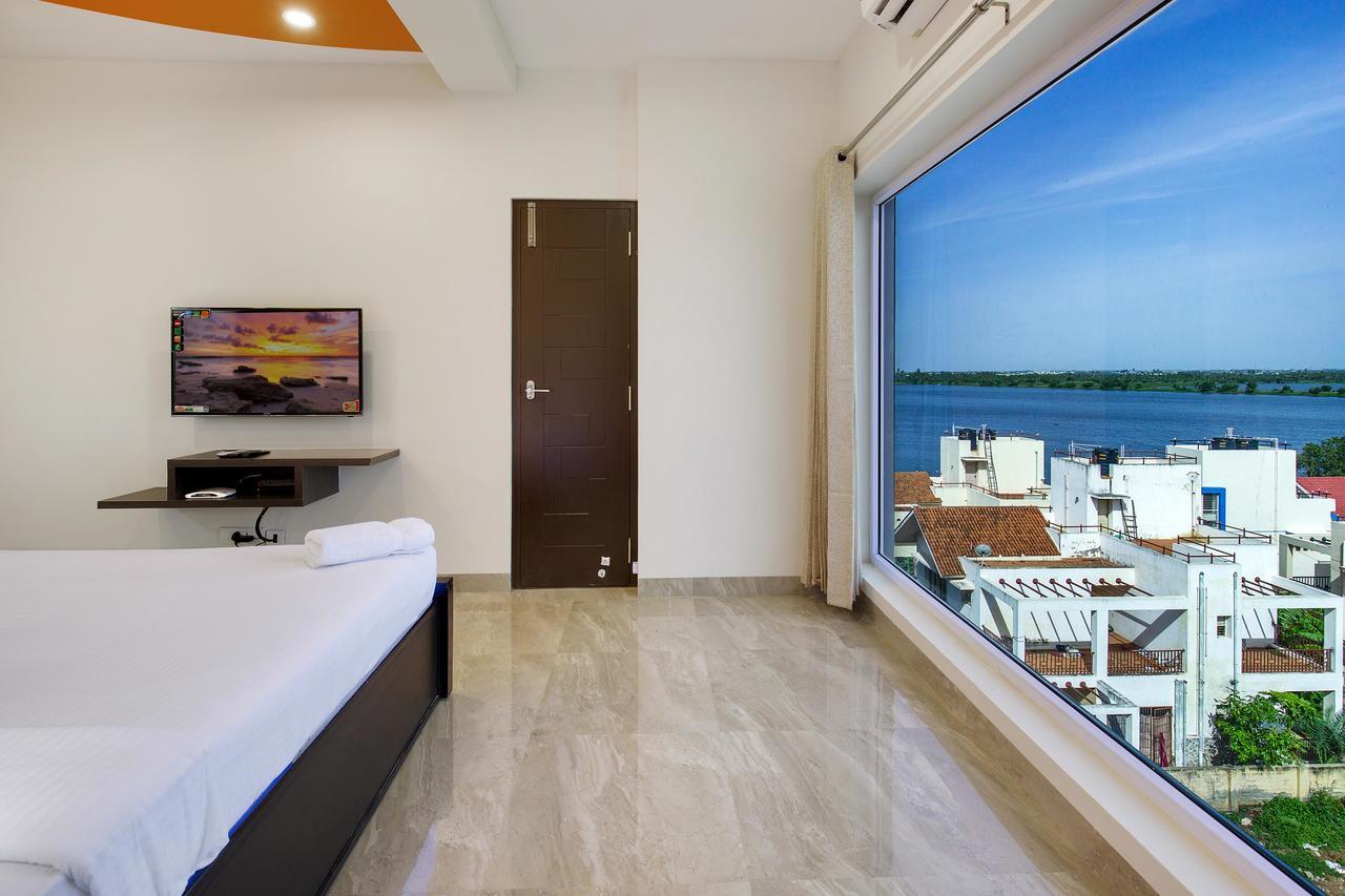 Crystal Lake Suites Coimbatore Extérieur photo