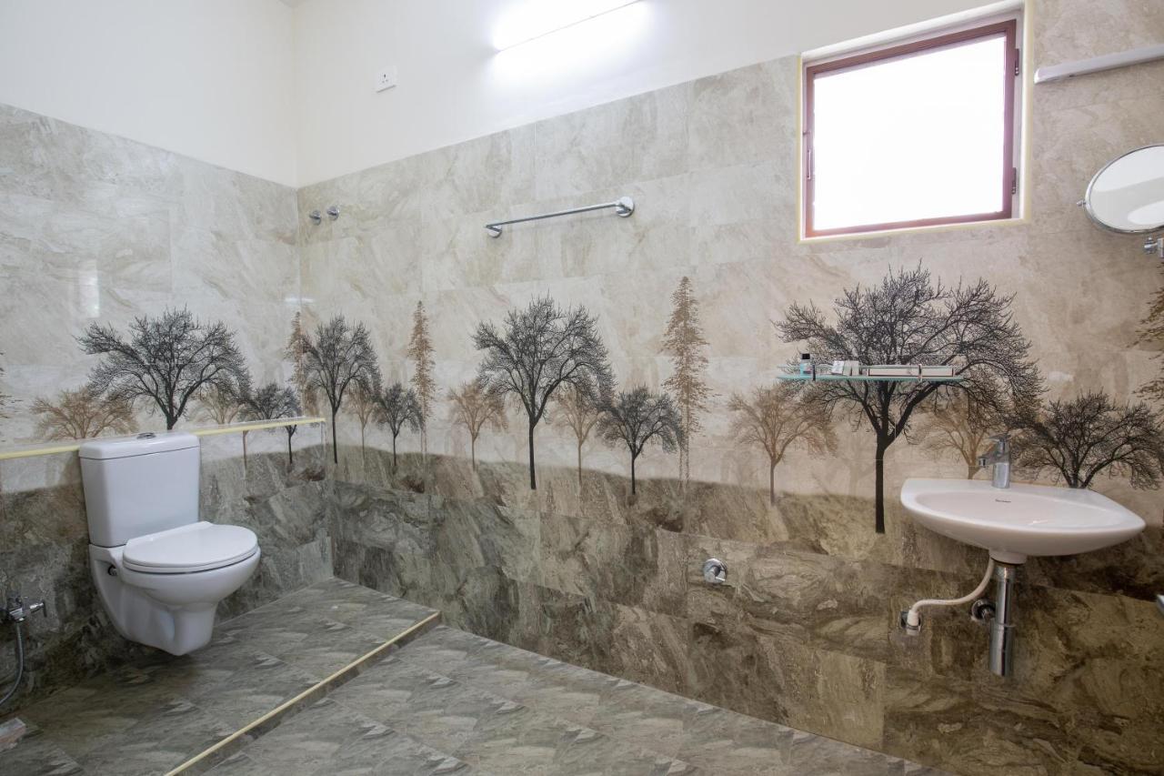 Crystal Lake Suites Coimbatore Extérieur photo